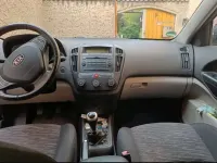 Gebraucht Kia Ceed LX 126 PS (92 kW) 2009 Gomeragrau met. Kleinwagen