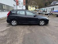 Gebraucht Hyundai i30 128 PS (94 kW) 2011 Schwarz Kombi
