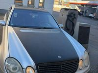 Gebraucht Mercedes E500 306 PS (225 kW) 2002 Silber Limousine