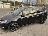 Gebraucht VW Touran Highline 150 PS (110 kW) 2015 Schwarz Van / Kleinbus