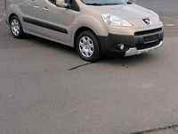 Gebraucht Peugeot Partner Tepee 111 PS (81 kW) 2011 Gold Van / Kleinbus