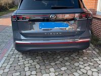 Gebraucht VW Tiguan 193 PS (141 kW) 2024 Grau SUV