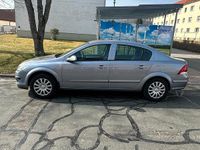 Gebraucht Opel Astra 105 PS (77 kW) 2008 Silber Limousine