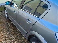 Gebraucht Opel Astra 105 PS (77 kW) 2004 Silber Kleinwagen