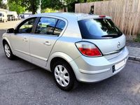 Gebraucht Opel Astra Elegance 125 PS (91 kW) 2004 Silber Limousine