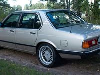 Second-hand BMW 745 252 CP (185 kW) 1983 Bej Berlinǎ