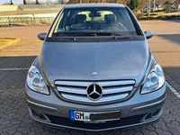Gebraucht Mercedes B200 140 PS (102 kW) 2007 Gold Van / Kleinbus