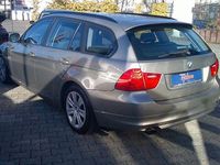 Gebraucht BMW 318 Comfort Edition 143 PS (105 kW) 2012 Beige Kombi