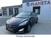 Gebraucht Hyundai i30 Trend 110 PS (80 kW) 2016 Schwarz Limousine