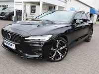 Gebraucht Volvo V60 Plus 253 PS (186 kW) 2023 Black solid stone Kombi