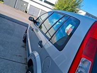 Gebraucht Ford Fusion 80 PS (58 kW) 2009 Grau Kleinwagen