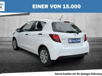Gebraucht Toyota Yaris 69 PS (50 kW) 2015 Weiß Kleinwagen