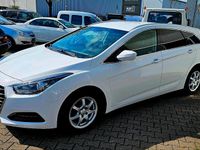 Gebraucht Hyundai i40 Trend 141 PS (103 kW) 2016 Weiß Kombi