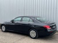 Gebraucht Mercedes E220 194 PS (142 kW) 2020 Obsidianschwarz  metalliclack Limousine
