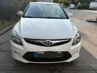 Gebraucht Hyundai i30 109 PS (80 kW) 2011 Weiß Kombi