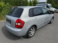 Gebraucht Kia Cerato 101 PS (74 kW) 2006 Silber Limousine