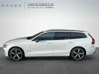 Gebraucht Volvo V60 Plus 455 PS (334 kW) 2022 Crystal white pearl / metallic Kombi