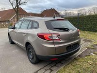 Gebraucht Renault Mégane GrandTour Initiale Paris 132 PS (97 kW) 2013 Gold Kombi
