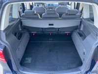 Second-hand VW Touran 140 CP (102 kW) 2013 Albastru Monovolum