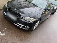 Gebraucht BMW 320 170 PS (125 kW) 2011 Schwarz Coupé