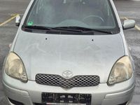 Gebraucht Toyota Yaris Sol 87 PS (63 kW) 2004 Silber Kleinwagen