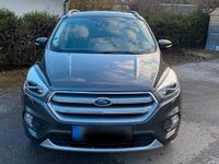 Gebraucht Ford Kuga Titanium 150 PS (110 kW) 2017 Grau SUV