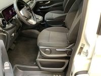 Gebraucht Mercedes V250 190 PS (139 kW) 2024 Weiß Van / Kleinbus