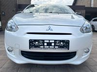 Gebraucht Mitsubishi Space Star Classic Collection 71 PS (52 kW) 2015 Weiß Limousine