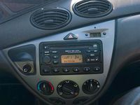 Gebraucht Ford Focus 100 PS (73 kW) 2002 Silber Kombi