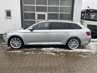 Gebraucht Skoda Superb LAURIN & KLEMENT 200 PS (147 kW) 2021 Silber Kombi