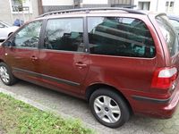 Gebraucht Ford Galaxy Ghia 116 PS (85 kW) 2001 Rot metallic Van / Kleinbus