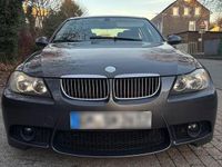 Gebraucht BMW 325 218 PS (160 kW) 2005 Grau Limousine