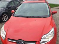 Second-hand Ford Focus 100 CP (73 kW) 2014 Roșu Break