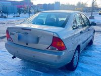 Gebraucht Ford Focus 113 PS (83 kW) 2001 Gold Limousine