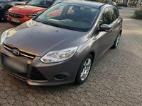 Gebraucht Ford Focus 100 PS (73 kW) 2014 Braun Limousine