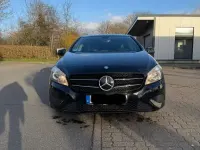 Gebraucht Mercedes A180 122 PS (89 kW) 2013 Schwarz Kleinwagen