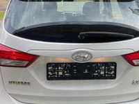 Gebraucht Hyundai i20 Trend 90 PS (66 kW) 2018 Weiß Limousine