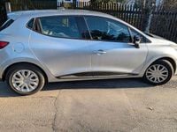 Gebraucht Renault Clio IV Dynamique 90 PS (66 kW) 2014 Silber Limousine