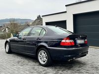 Gebraucht BMW 325 192 PS (141 kW) 2004 Blau Limousine