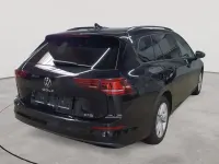 Gebraucht VW Golf VIII Life 150 PS (110 kW) 2025 Grenadillschwarz metallic Kombi