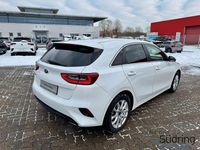 Gebraucht Kia Ceed Spirit 140 PS (102 kW) 2018 Weiß Kleinwagen