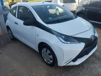 Gebraucht Toyota Aygo 69 PS (50 kW) 2016 Weiß Kleinwagen