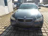 gebraucht BMW 318 318 Baureihe i PANORAMD. NAVI SH Z ALU PDC