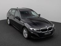 Gebraucht BMW 330 Sport Line 245 PS (180 kW) 2022 Saphirschwarz metallic475schwarz Limousine