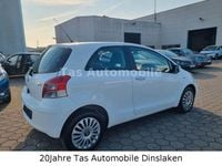 Gebraucht Toyota Yaris Cool 69 PS (50 kW) 2011 Weiß Kleinwagen