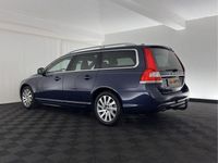 Gebraucht Volvo V70 Summum 181 PS (133 kW) 2015 Blau Kombi