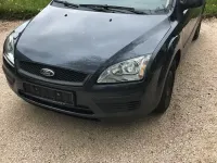 Käytetty Ford Focus 80 HP (58 kW) 2006 Sininen Sedan