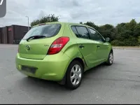 Gebraucht Hyundai i20 86 PS (63 kW) 2012 Grün Kleinwagen