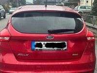 Używany Ford Focus Titanium 150 KM (110 kW) 2015 Czerwony Sedan/Limuzyna
