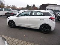 Gebraucht Hyundai i20 Classic 84 PS (61 kW) 2017 Weiß Limousine